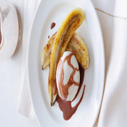 BANANA CARAMELIZADA C/ SORVETE DE CREME