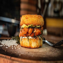 SUSHIBURGUER CAMARAO E SALMAO
